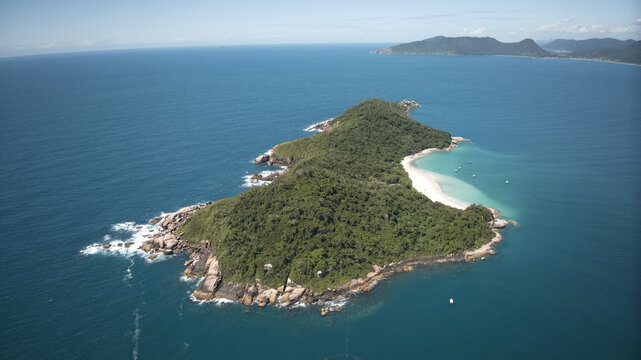 Foto da ilha do Campeche em Florianópolis
