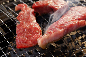 炭火焼肉　和牛