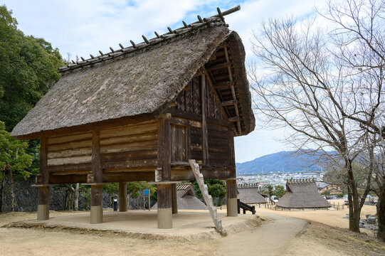 夏休み工作 加賀谷木材 古代歴史シリーズ 高床式倉 : おもちゃの