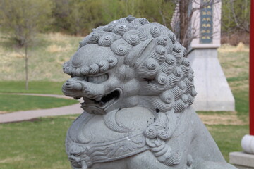 chinese lion statue