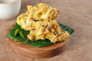 Bakwan Sayur is Vegetables Fritter or gorengan from Indonesia. Other name is bala-bala or ote-ote.