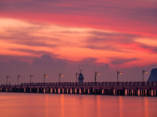 Obraz premium sunset over the bridge