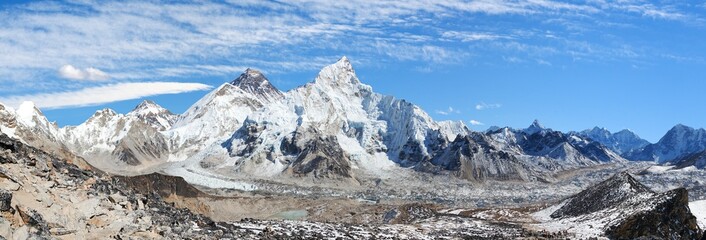 Fototapeta na wymiar Mount Everest himalaya panoramic view from Kala Patthar