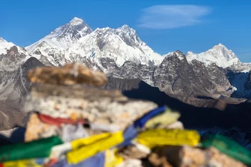 Cercles muraux Makalu Mounts Everest Lhotse Makalu with buddhist prayer flags