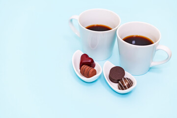 箱入り チョコレート と コーヒー と ペアマグ 【 バレンタイン の イメージ  】