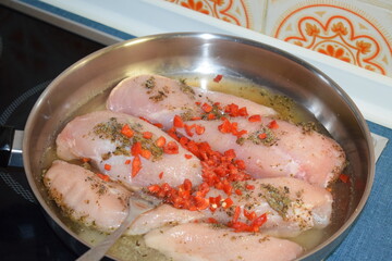 Kräuterhähnchen mariniert