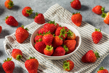 Raw Red Organic Sweet Strawberries