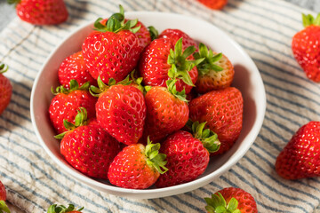 Raw Red Organic Sweet Strawberries