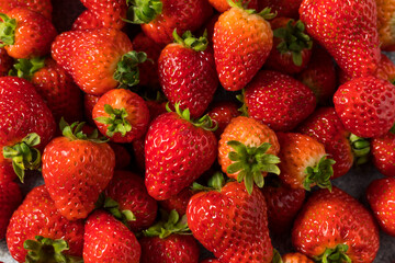 Raw Red Organic Sweet Strawberries