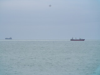 PAISAJE DE BARCO EN EL MAR AZUL