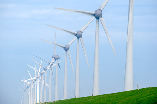 Wind turbines IJsselmeer || Windturbines IJsselmeer