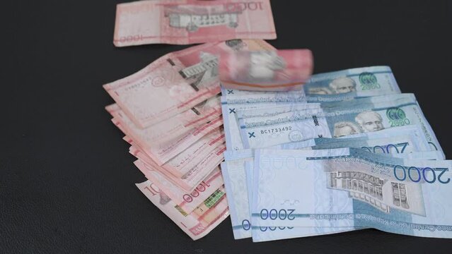 peso  dominicanos de 2000 y de 1000