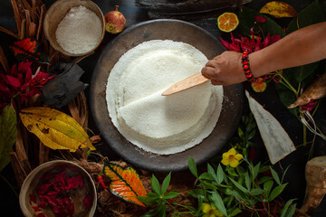 Preparación de tortilla de yuca de la amazonia