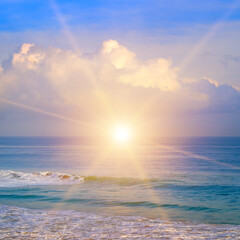 Obraz premium Beautiful tropical sea and sunrise.