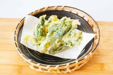 春の味覚　タラの芽の天ぷら