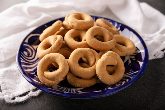 Coricos. Also known as Harinillas de maiz crudo, Tacuarines, Ensecos, Biscochos, Biscochuelos, Coricochis or Pemoles..Mexican cookies made with cornmeal.
