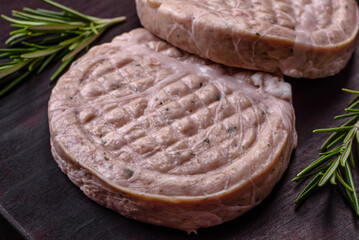 Raw meat balls with spices and herbs or crepinette