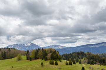 Randonnée dans le massif des Bauges, Savoie, France en été