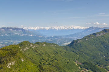 Obraz premium Randonnée dans le massif des Bauges, Savoie, France en été