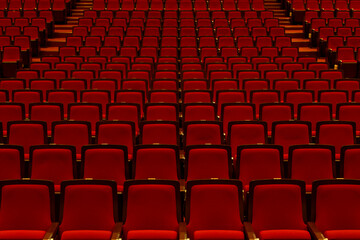 誰もいない劇場の席