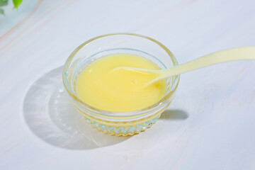 生ローヤルゼリー（健康食品、公正マーク付きの高品質のもの）