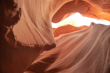 砂岩に囲まれた渓谷