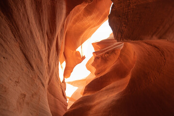 砂岩に囲まれた渓谷