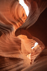 砂岩に囲まれた渓谷