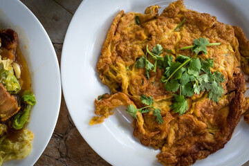 Many Thai food on the table