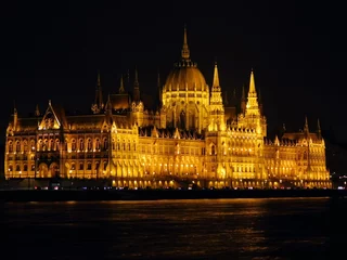 Zelfklevend Fotobehang budapest hungarian parliament  © Bojan Bonifacic