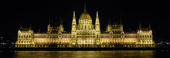 Naklejka premium budapest hungarian parliament 