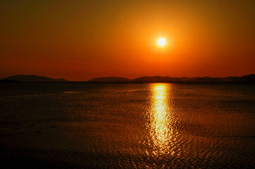 宍道湖に沈む夕日の絶景