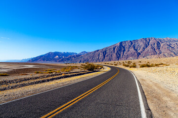 Fototapeta na wymiar Road through America's Death Valley
