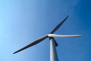 風力発電のブレード、wind turbine against sky