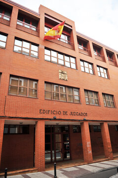Edificio de los Juzgados en Puertollano, provincia de Ciudad Real, Castilla la Mancha, España