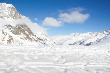 Obraz premium With Skyway Mont Blanc high in the Alps, Italy, Aosta Valley. Near to Mont Blanc at 3,466 metres, Courmayeur.