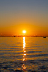 Naklejka premium 若洲海浜公園から見る初日の出