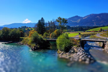 Luftbild von Fischen im Allgäu mit Blick auf die Iller. Zusammenfluss Weiler Ach und Grundbach....