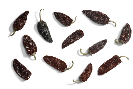 Chipotle Morita, a whole smoke-dried overripe Jalapeno chile peppers, top view isolated png
