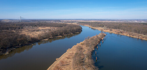 rzeka Odra w tle z mostem Tysiąclecia, widok z lotu ptaka 