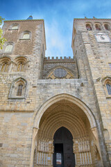 Fototapeta na wymiar Architectural details of the pretty gothic cathedral of Evora, Portugal