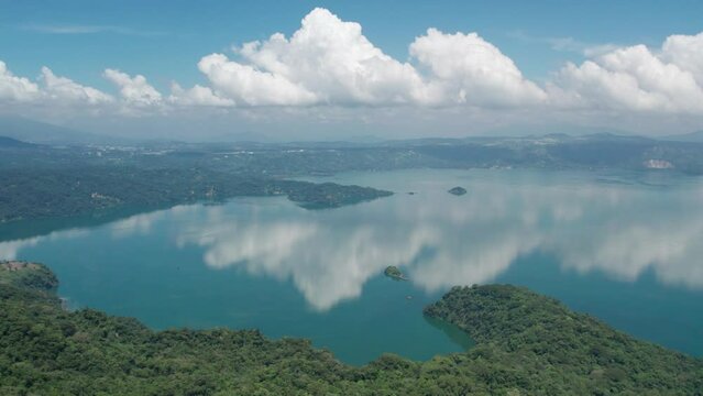 Lago de Ilopango, Laguna