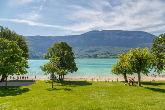 Lac d'Aiguebelette en &eacute;t&eacute;, Savoie, France