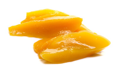 Fototapeta na wymiar Mango slices isolated on white 