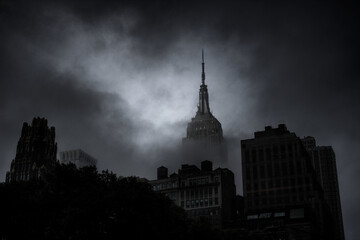 Fototapeta premium Foggy city skyline, New York