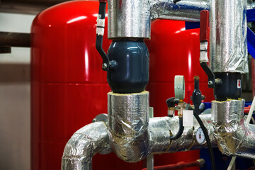 Manometer, pipes and faucet valves of heating system