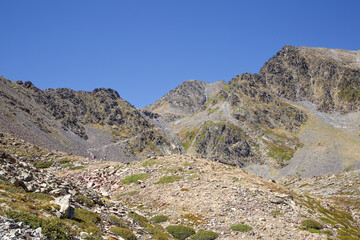 Panorama depuis le pic Carlit en été, France. Le point culminant des Pyrénées-Orientales.