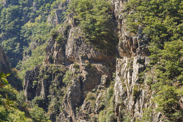 Randonnée dans les gorges de la Carança en été, Pyrénées-Orientales, France