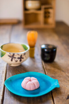 桜の和菓子とお抹茶