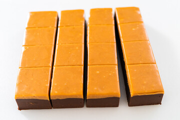 Caramel fudge